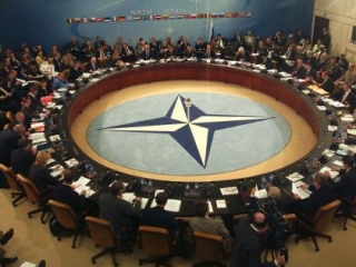 Попытки стран НАТО заработать на крови украинцев чреваты большой войной в Европе