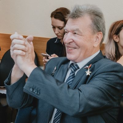 Вячеслав Володин и депутаты Госдумы приняли участие в церемонии прощания с Николаем Антошкиным