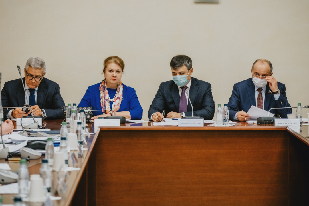 Комитет Госдумы по охране здоровья рекомендовал депутатам принять в первом чтении законопроект о порядке изъятия фальсифицированных медизделий