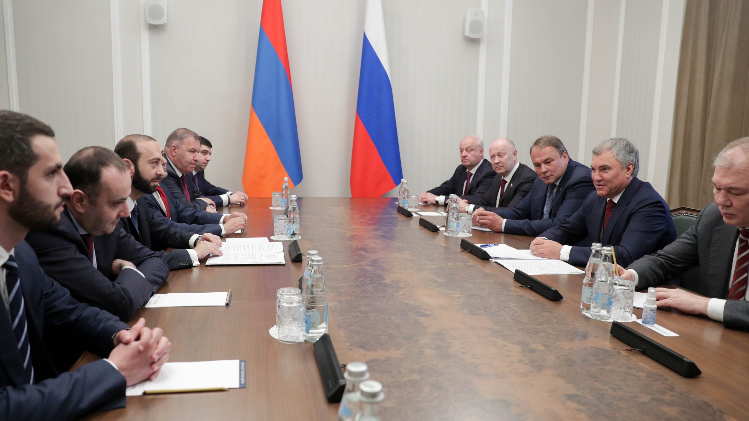 Председатель Госдумы Вячеслав Володин встретился с Председателем Национального Собрания Армении Араратом Мирзояном